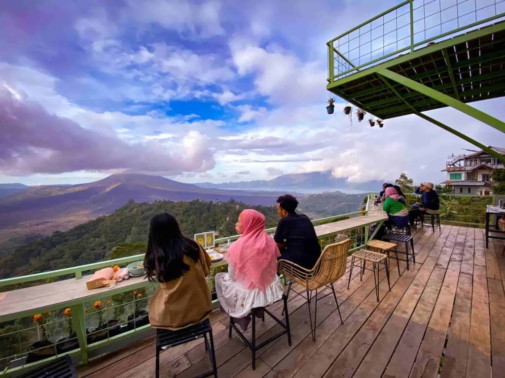 Bali’s Kintamani Region Offers Breathtaking Vistas and Cozy Cafes for Memorable Gatherings