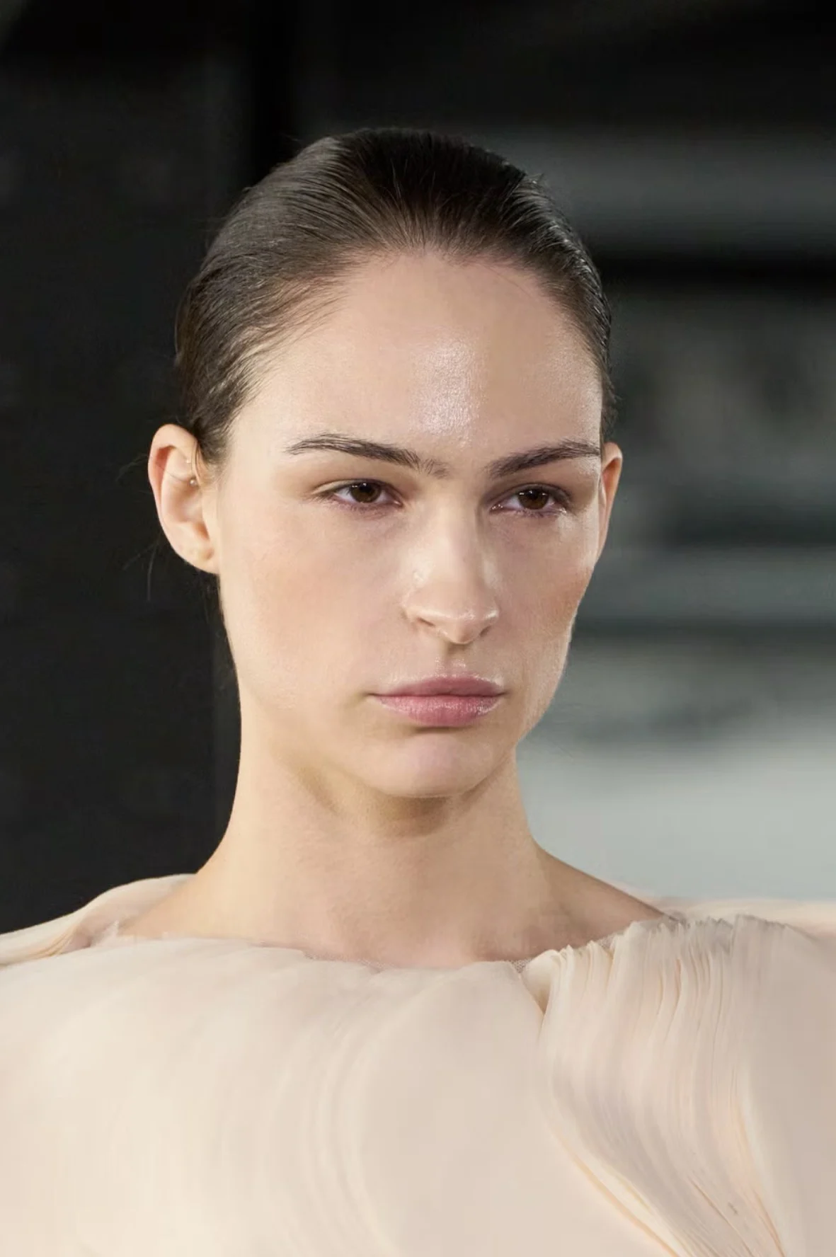 Mastering Makeup for Hooded Eyes: Expert Tips for Lifted, Defined, and Smudge-Proof Looks