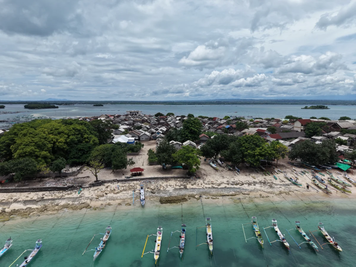 Shifting Currents and Vanishing Horizons The Struggle of Lombok Fishers Against Sea Space Privatization