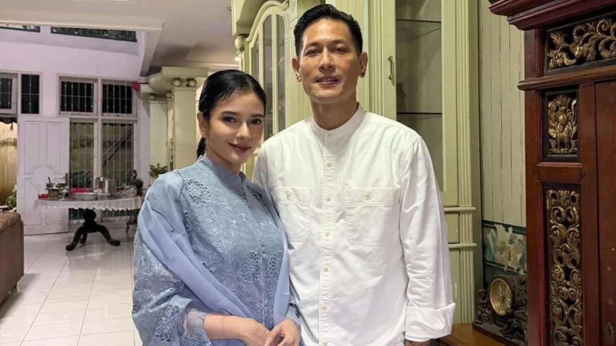 Showbiz Roundup Chef Juna Religious Background Revealed Reza Arap Viral Interaction with Fuji and Marshanda Response to Parenting Speculations