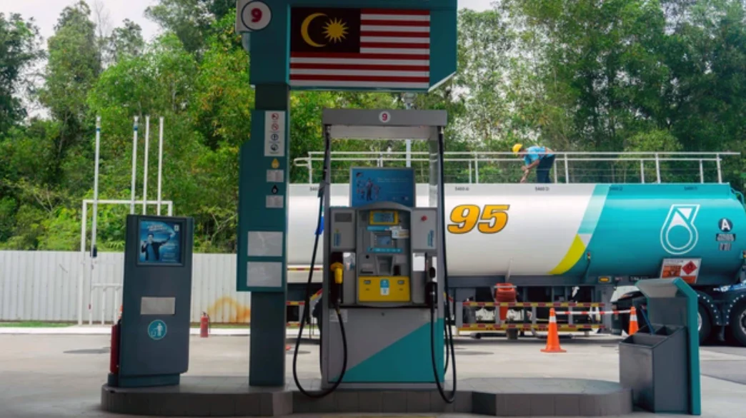 Indonesia and Malaysia Implement Divergent Fuel Subsidy Policies Amid Global Energy Volatility