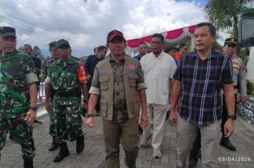Lieutenant General Suharyanto Visits Rumengkor Church in Minahasa Post-7.6 Magnitude Earthquake, Assesses Damage Ahead of Good Friday Celebrations.