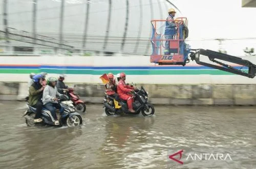North Jakarta Braces for Predicted Tidal Flooding from April 5th to 9th, Urging Coastal Communities to Enhance Vigilance
