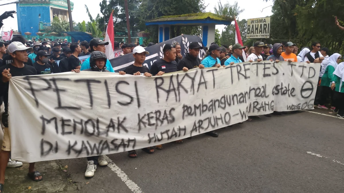 Pasuruan Residents Protest Elite Housing Project on Mount Arjuno-Welirang Slopes Amid Rising Flood Concerns