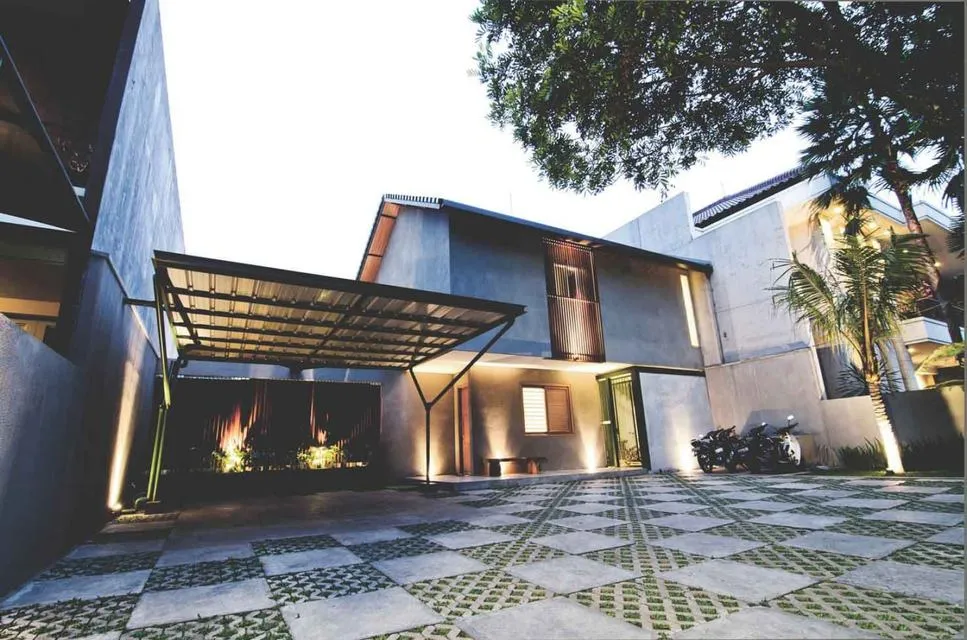 Safety Durability Carport: Cegah Kerusakan Mahal Lewat Kolom Aman & Lantai Anti-Selip