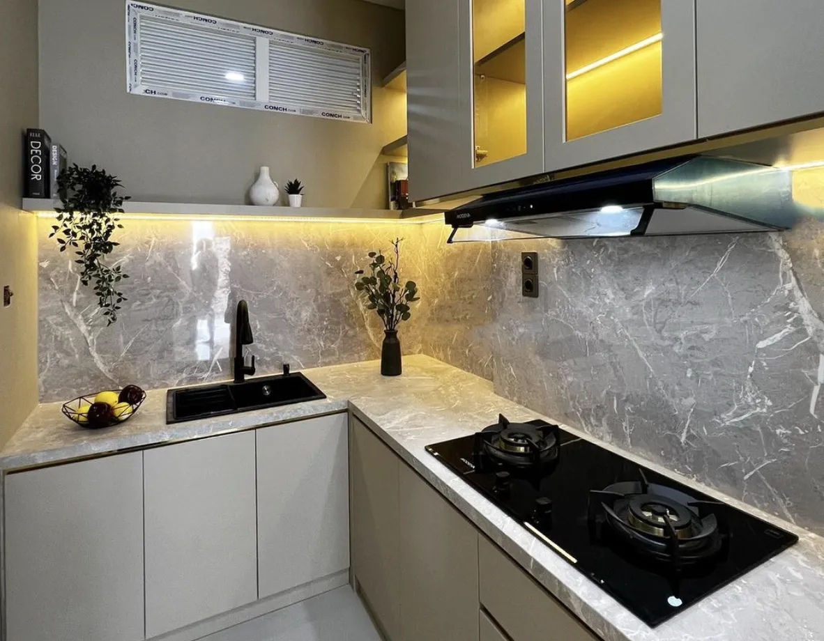 Strategic Kitchen Backsplash Upgrades: Enhancing Functionality, Safety, and Aesthetics