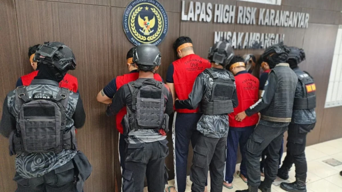 Ammar Zoni Returns to Nusakambangan Maximum Security Prison Following Seven Year Sentence Amid Legal Team Dispute and High Risk Status