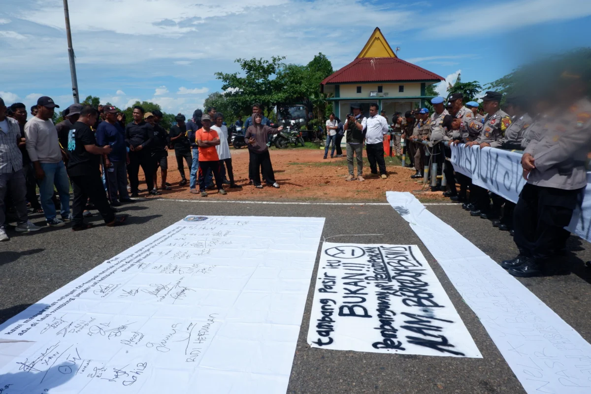 Bintan Fishermen Escalate Protests Against Sea Sand Mining Policies Amid Environmental and Livelihood Concerns