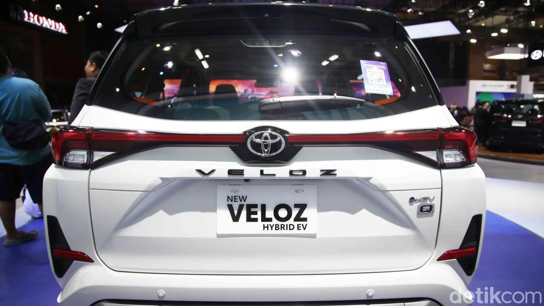Comprehensive Analysis of Fuel Recommendations Technical Specifications and Market Positioning for the New Toyota Veloz Hybrid in Indonesia