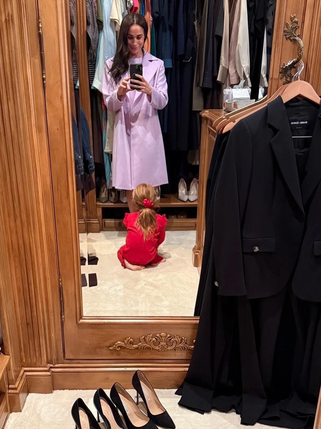 Duchess Meghan Shares Heartwarming Moment with Princess Lilibet in Walk-In Closet