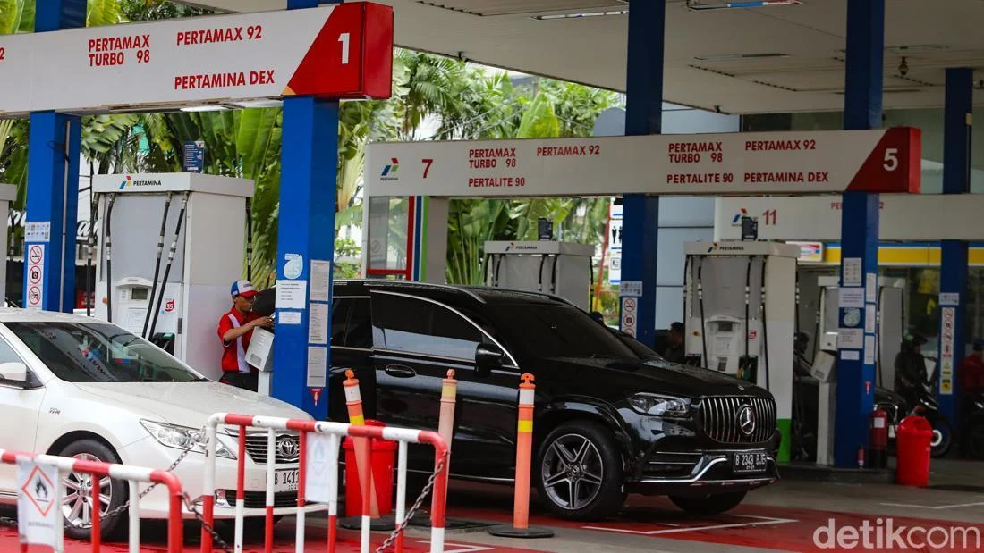 Fuel Prices Surge Across Indonesia as Pertamina and Private Retailers Adjust Rates for Non-Subsidized Diesel and High-Octane Gasoline
