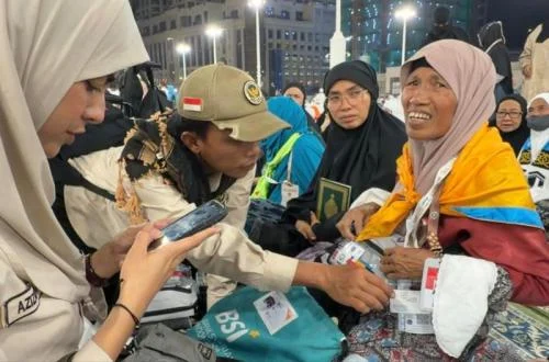 Hajj Media Center Journalists Navigate Dual Roles: Reporting and Pilgrim Assistance Amidst Sacred Chaos in Mecca