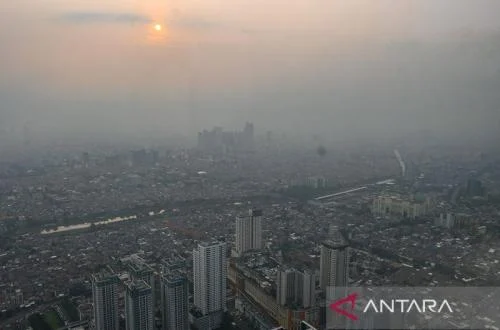 Jakarta’s Air Quality Plunges to Unhealthy Levels, Prompting Urgent Health Advisories and Renewed Calls for Robust Environmental Action