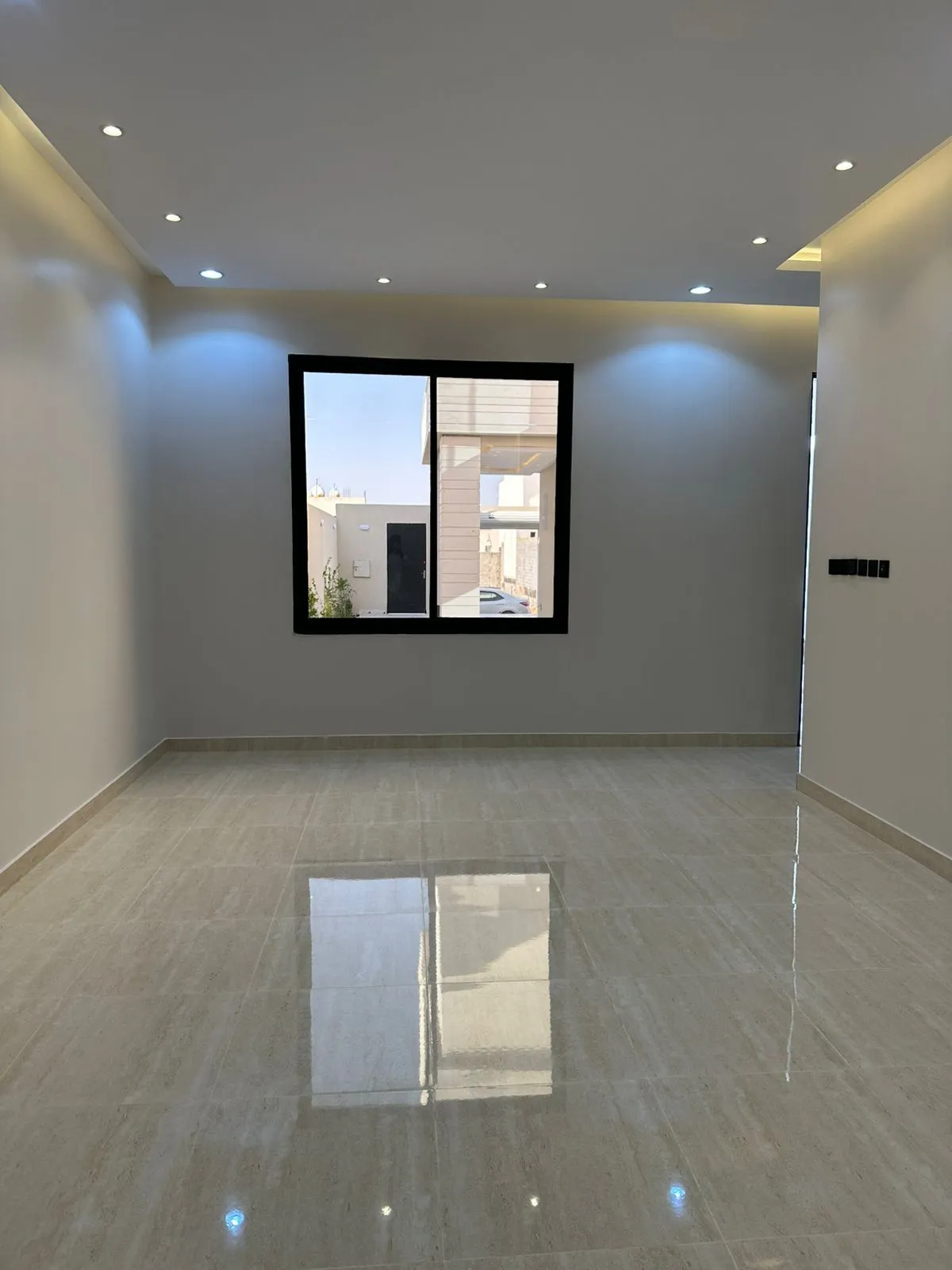 Revolutionizing Small Spaces: The Strategic Advantage of Large Format Tiles