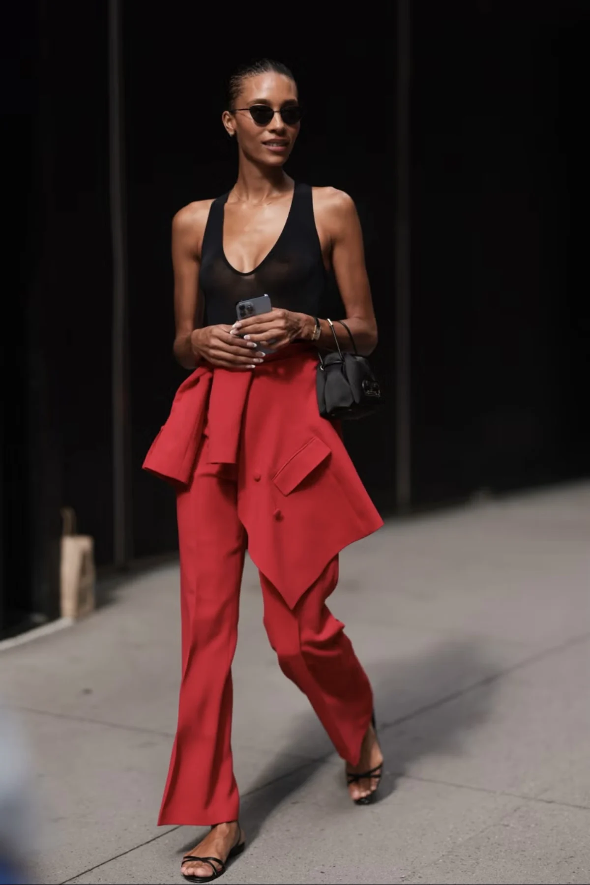 Navigating the Summer Heat: Professional Workwear Strategies for the Modern Professional