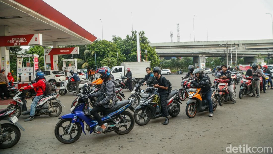 Rising Pertamax Prices Trigger Massive Consumer Migration to Pertalite Amid Widening Fuel Price Gap in Indonesia