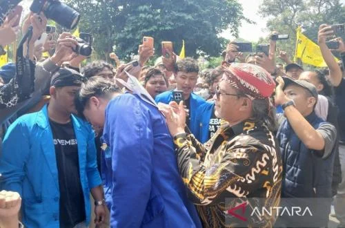 Temanggung Regent Invites Students to Directly Oversee Strategic Government Programs Amidst Economic Concerns