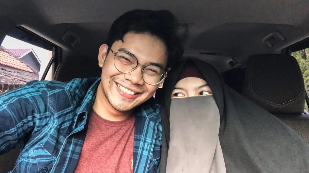 Wardatina Mawa and Insanul Fahmi Officially Divorce After Seven Years of Marriage Marking the End of a Publicized Legal Battle in Medan