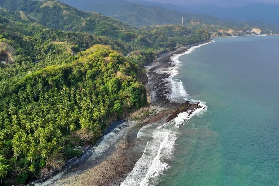 Resilience and Conservation Efforts Amidst High Seas and Destructive Fishing Practices in Maurongga Coastal Village