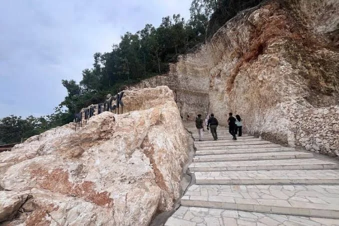 Development of Tourism Infrastructure in Gunungkidul Karst Landscape Triggers Social Conflict and Ecological Concerns